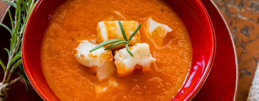 Tomato soup with Halloumi